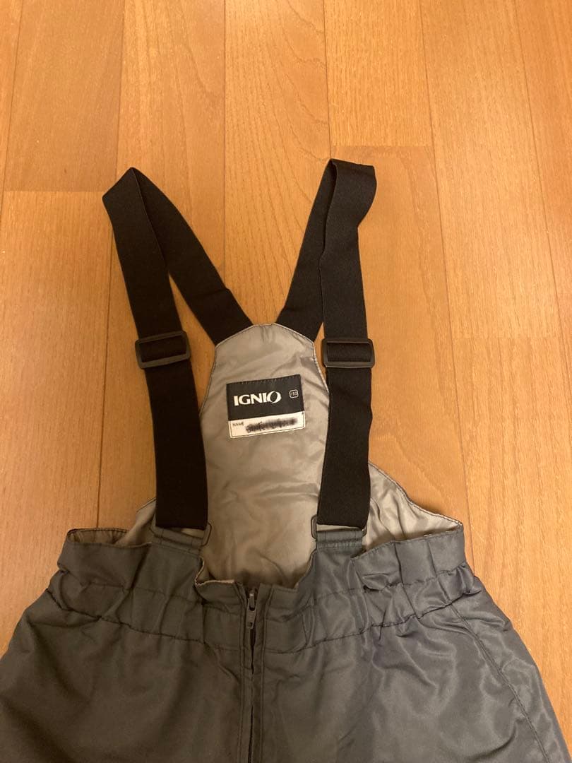 赤いウィンタースポーツジャケット（子ども用）