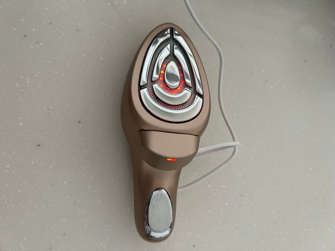 MEラボン•エクラ　IKKOプロデュース　美顔器