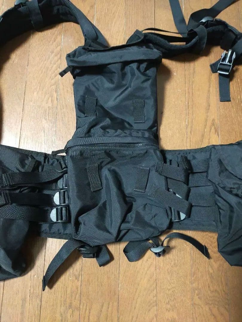 CP COMPANY タクティカルベスト 多機能　多目的　ミリタリー　アウトドア