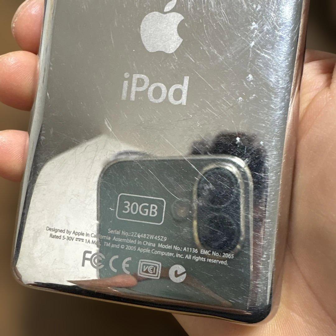 ポータブルプレーヤー Apple iPod 30GB glassic
