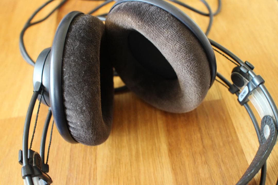 ヘッドホン AKG K702