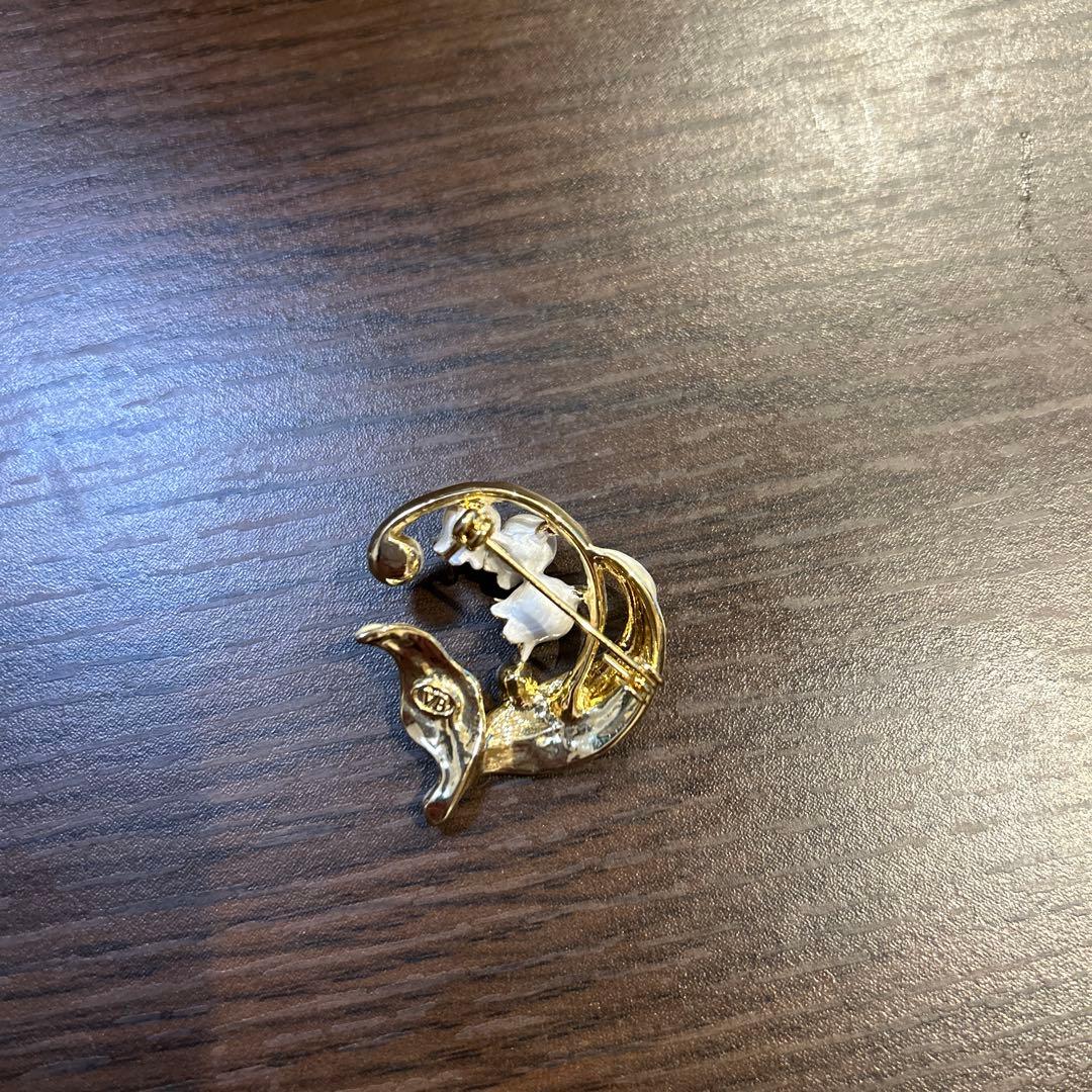 ヴァンドームブティック　すずらんブローチ