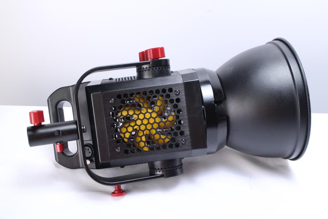 Aputure Light Storm COB 120d 定常光 ビデオライト