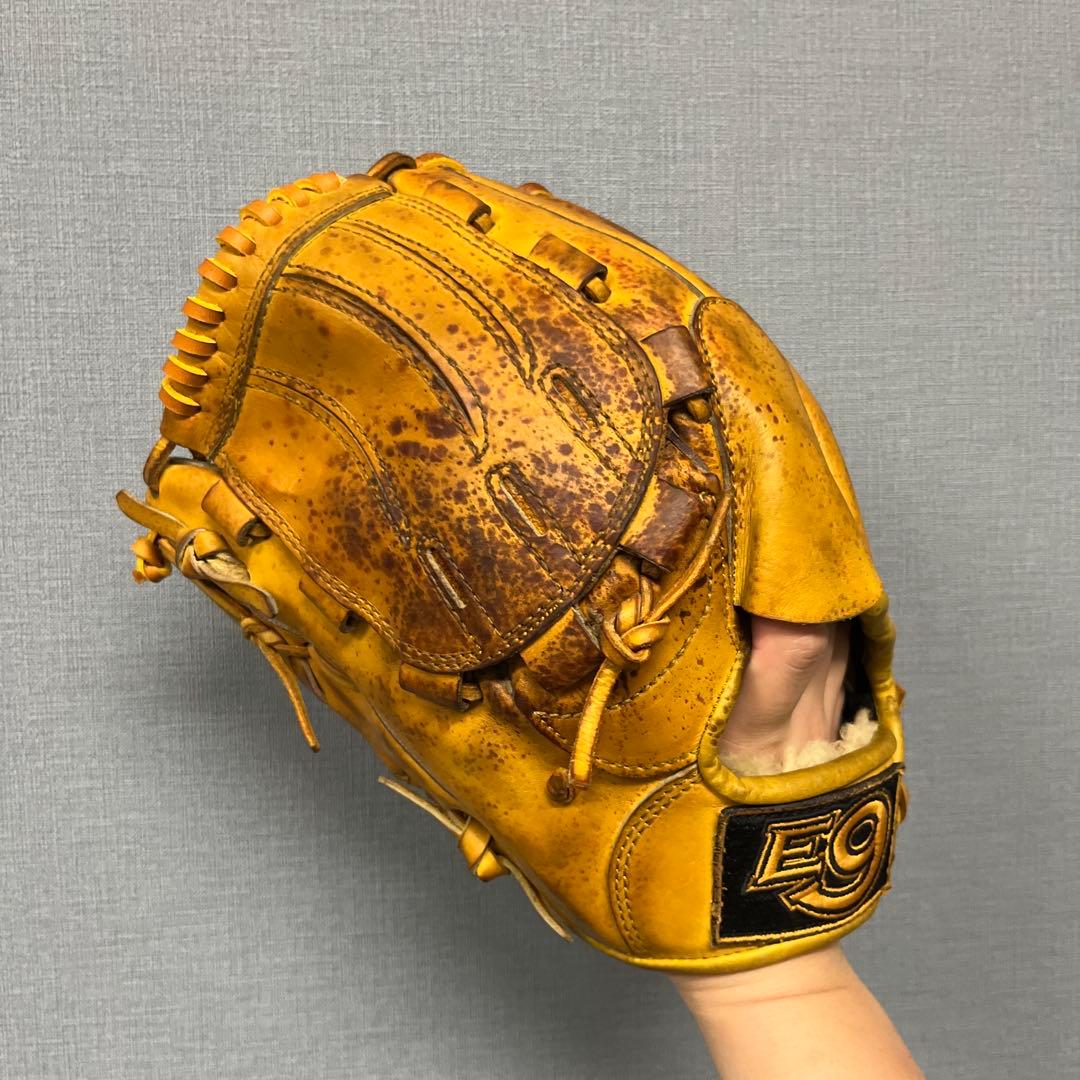 1059 E9 型抜群 即戦力 硬式 投手用グローブ 左投げ