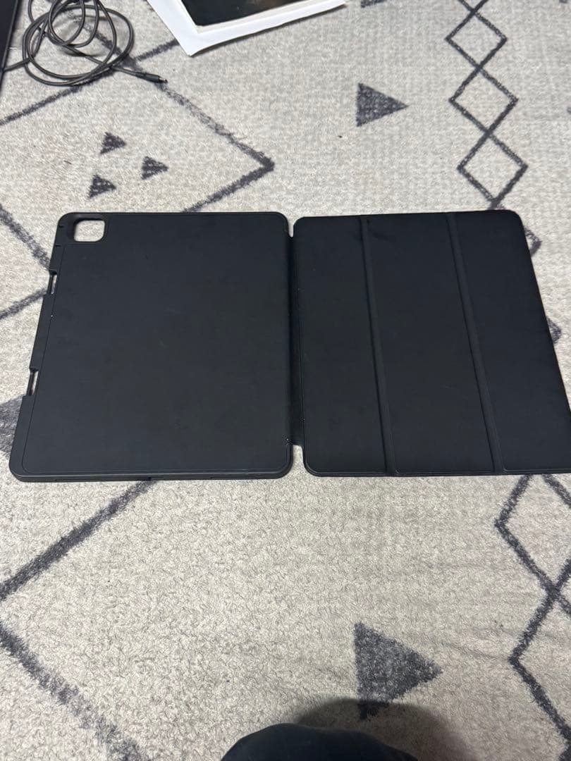 Apple iPad Pro (12.9インチ) 第3世代1tb画面右上に黄ばみ