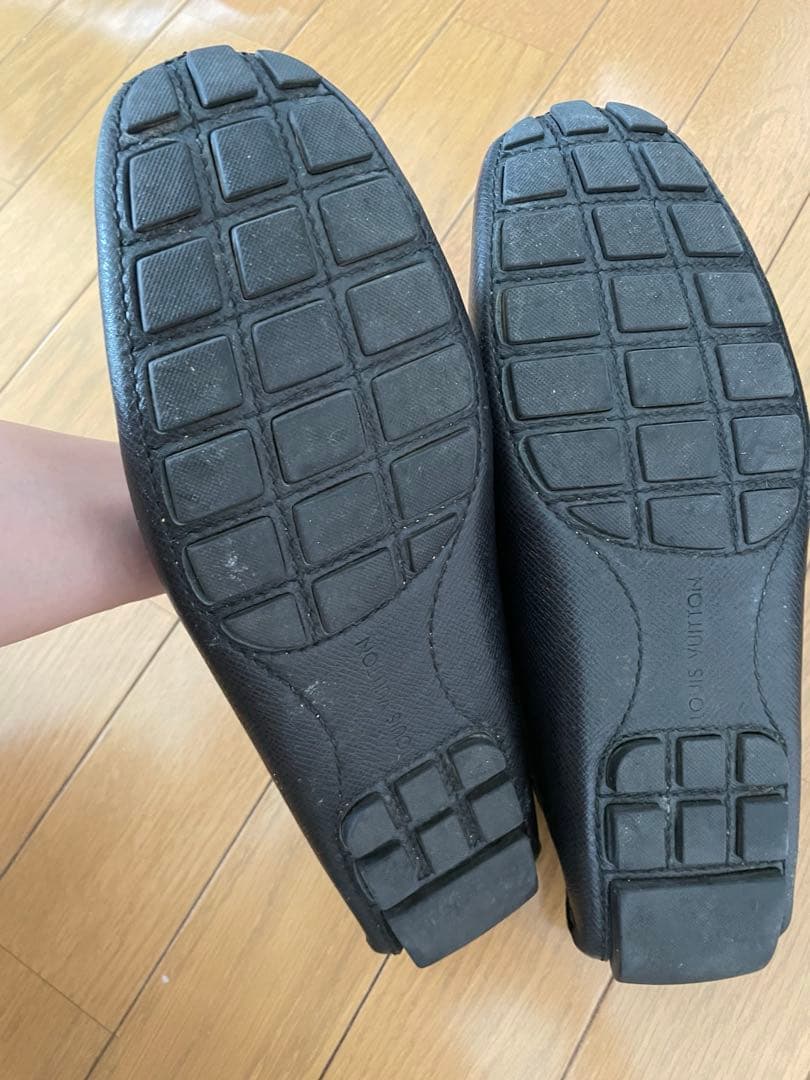 LOUIS VUITTON シルバーストーン モカシン　25.5-26cm