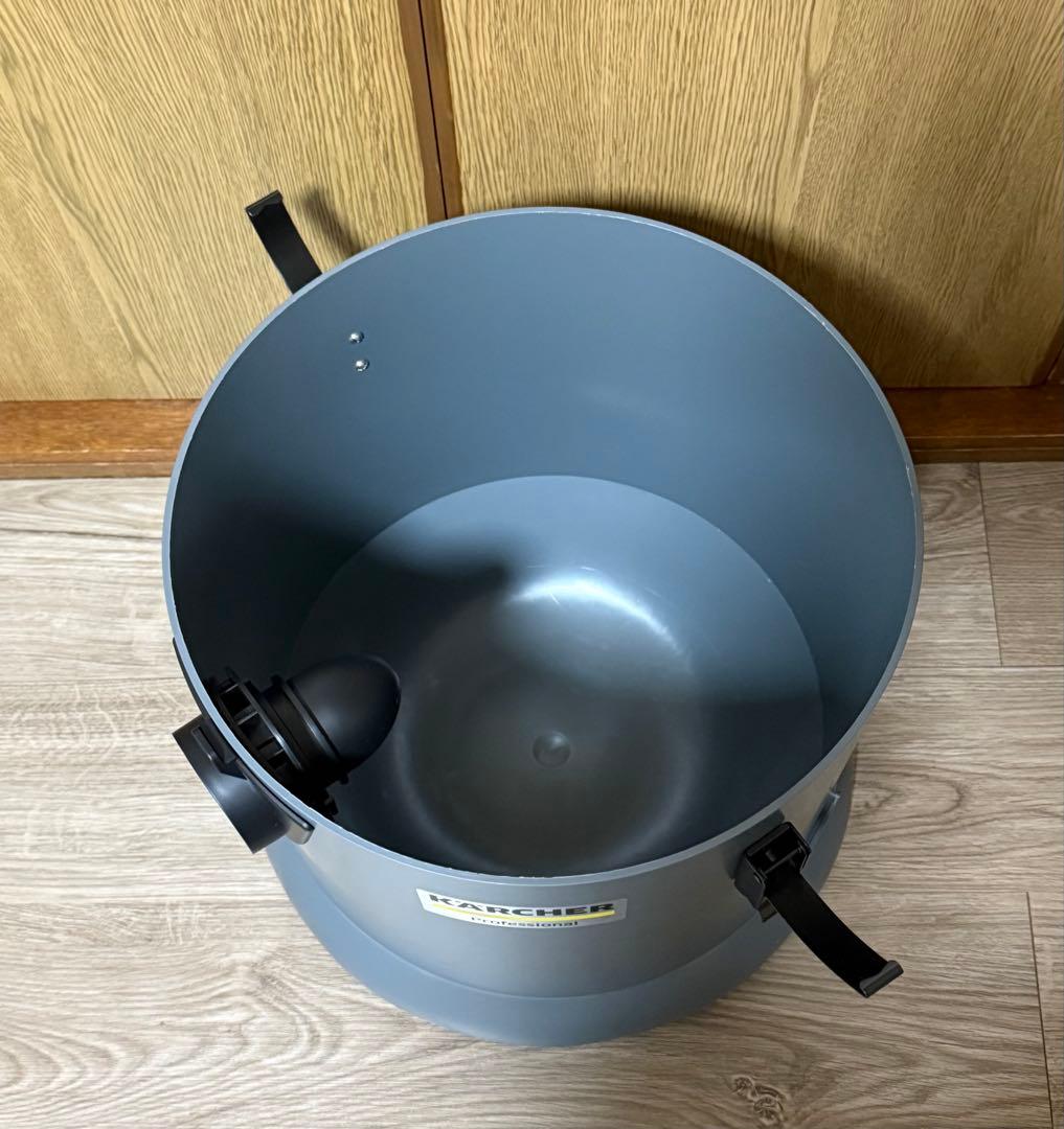 KARCHER ケルヒャー　 業務用乾湿両用クリーナー NT 27/1