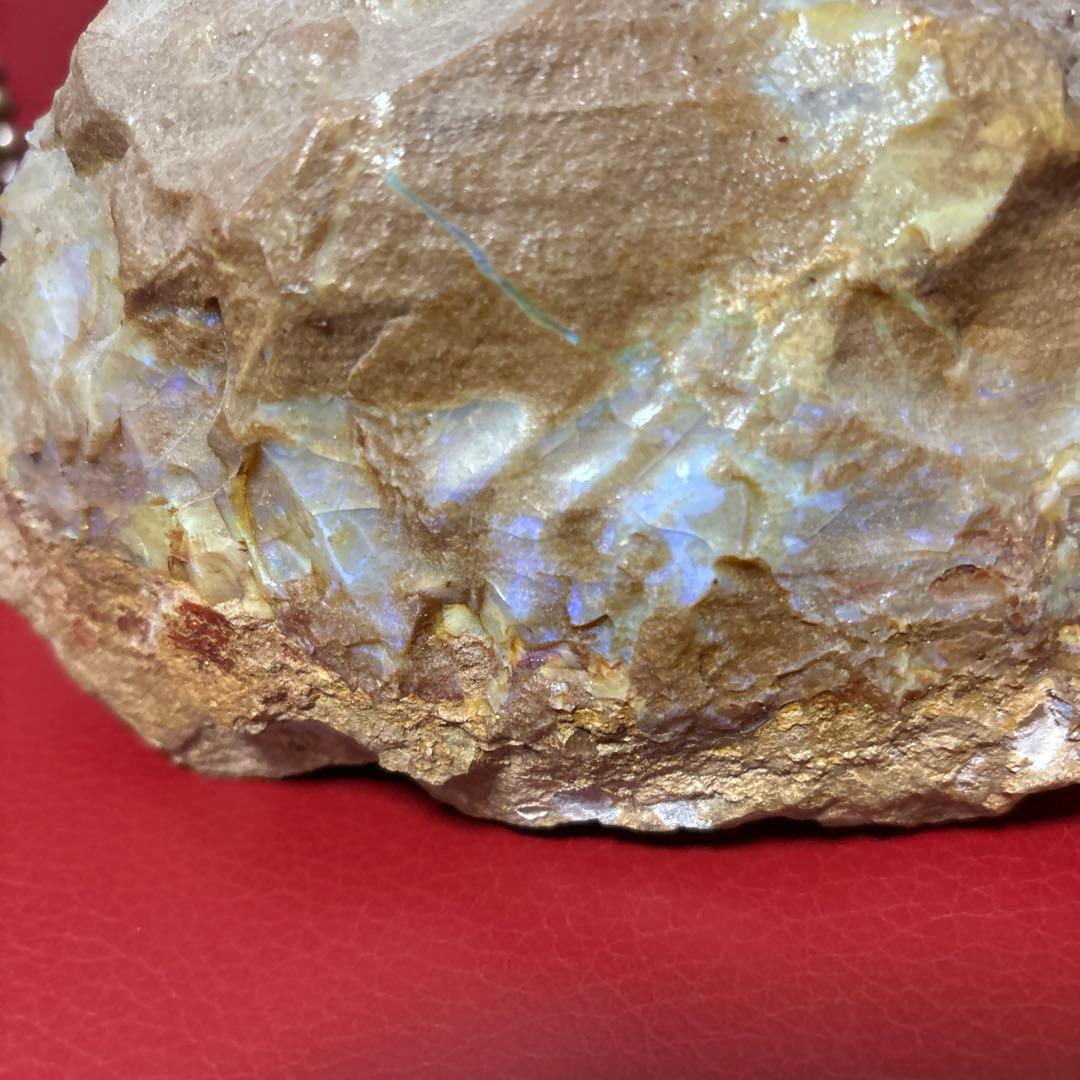 天然石の置物 オパール　原産国オーストラリア