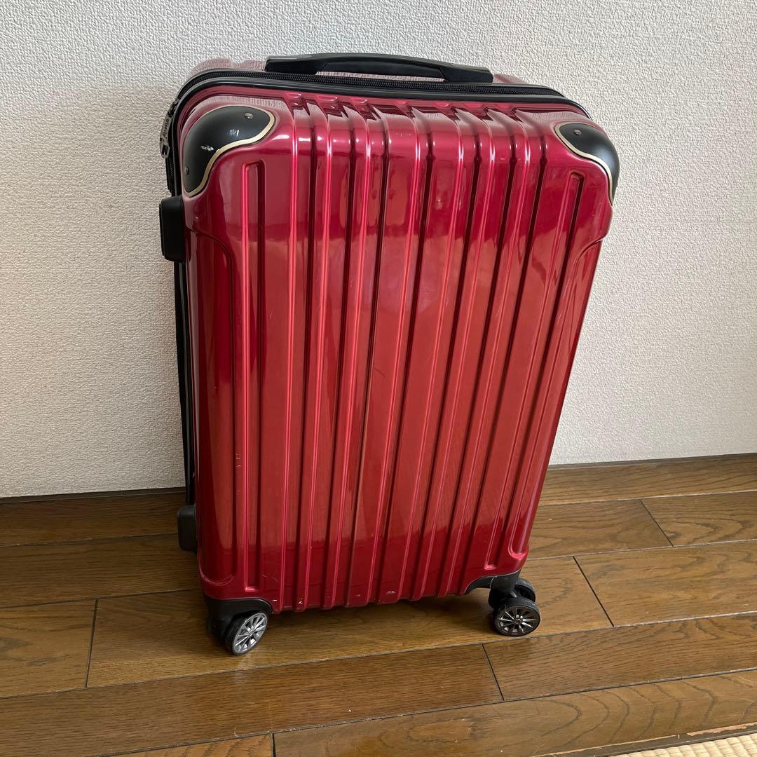 wise:ly（ワイズリー）のキャリーケース 赤 4輪 機内持ち込み可