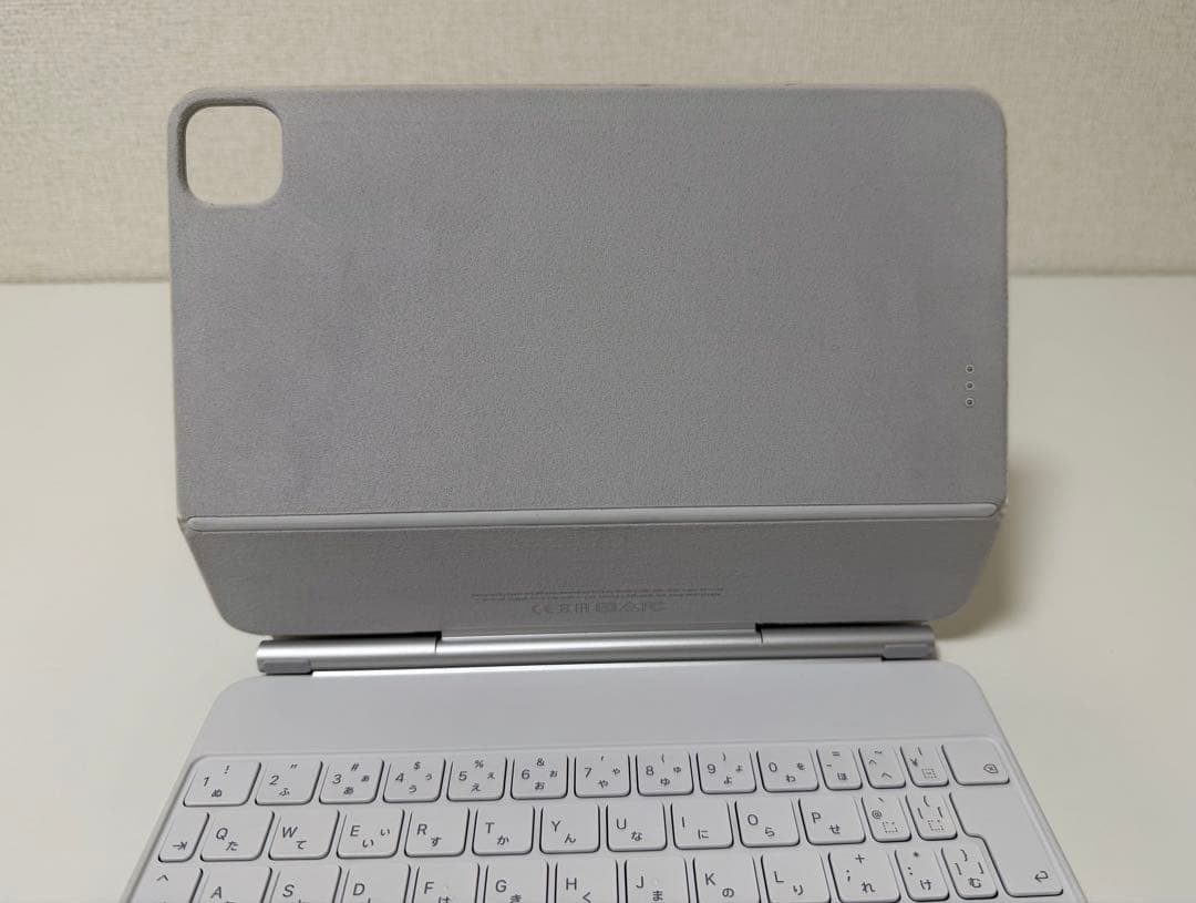iPadAir第5世代64GBパープル　MagicKeyboardホワイト