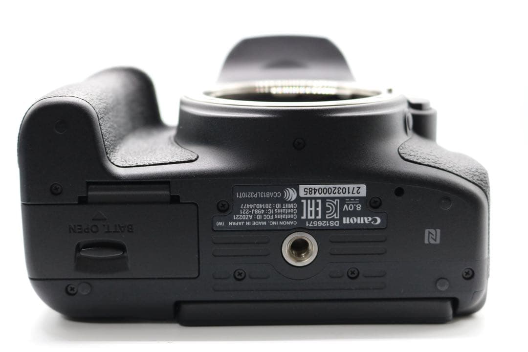 ボディ新品級 【Canon EOS Kiss X8i ダブルレンズセット】