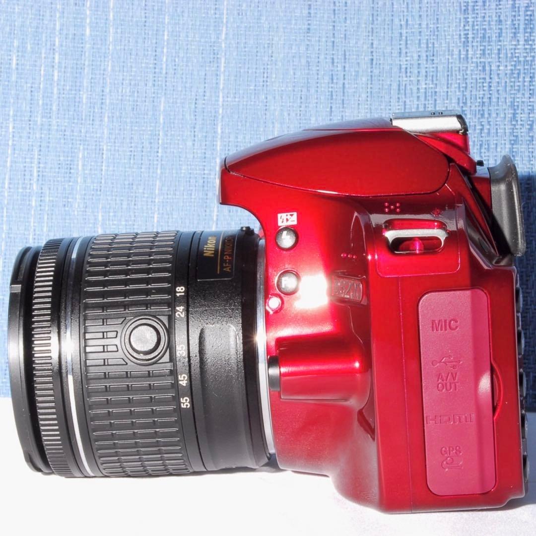 ✨スマホ転送OK✨Nikon D3200　小型軽量　綺麗なレッドカラー✨