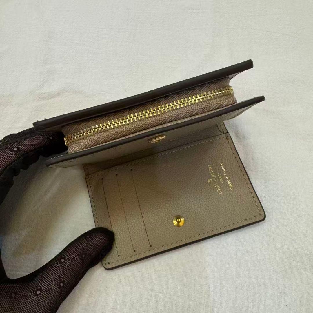 限定価格 二つ折り財布 カーキ色