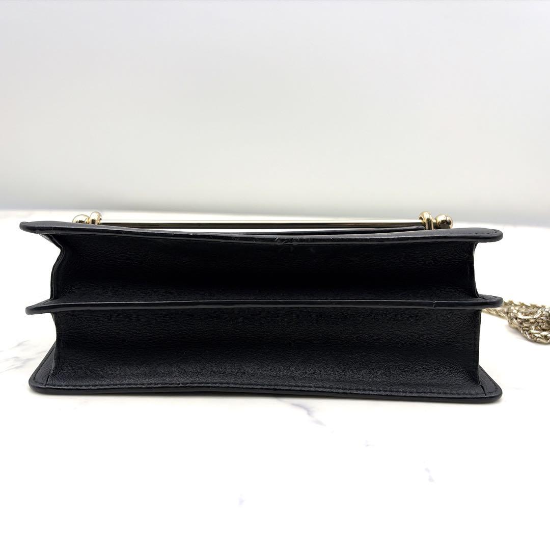 英国王室愛用 ストラスベリー East/West バッグ 黒 チェーン 本革 金