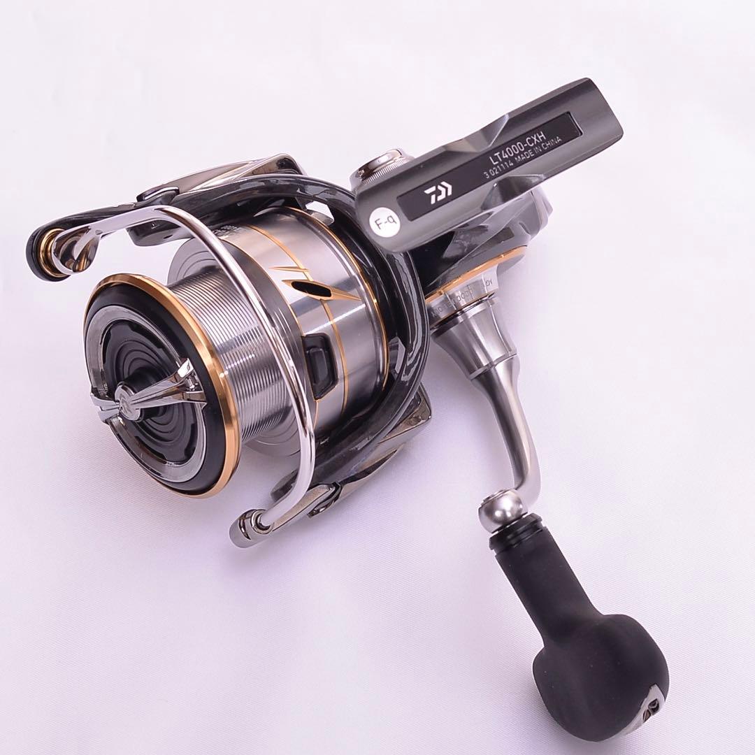ダイワ ルビアス4000-CXH スピニングリール