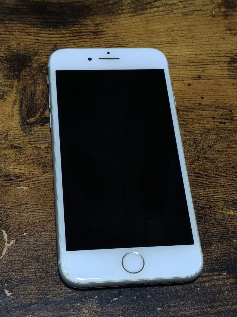 【本体のみ】iPhone8 64GB シルバー(SIMフリー)