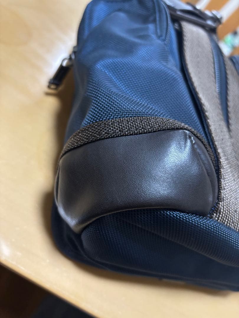 TUMI トゥミ　ショルダーバッグ　ネイビー