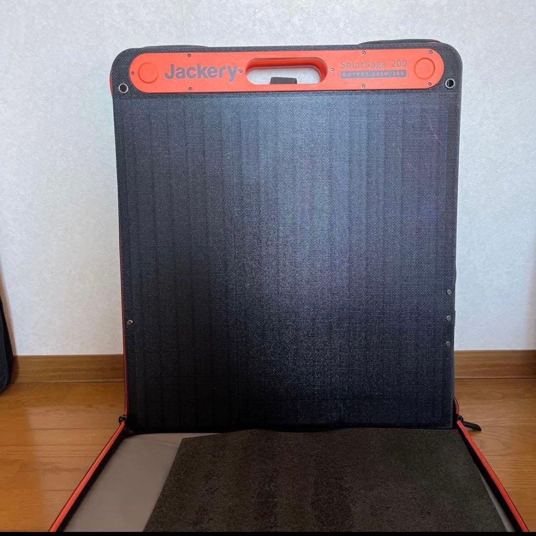 Jackery SolarSaga 200本体