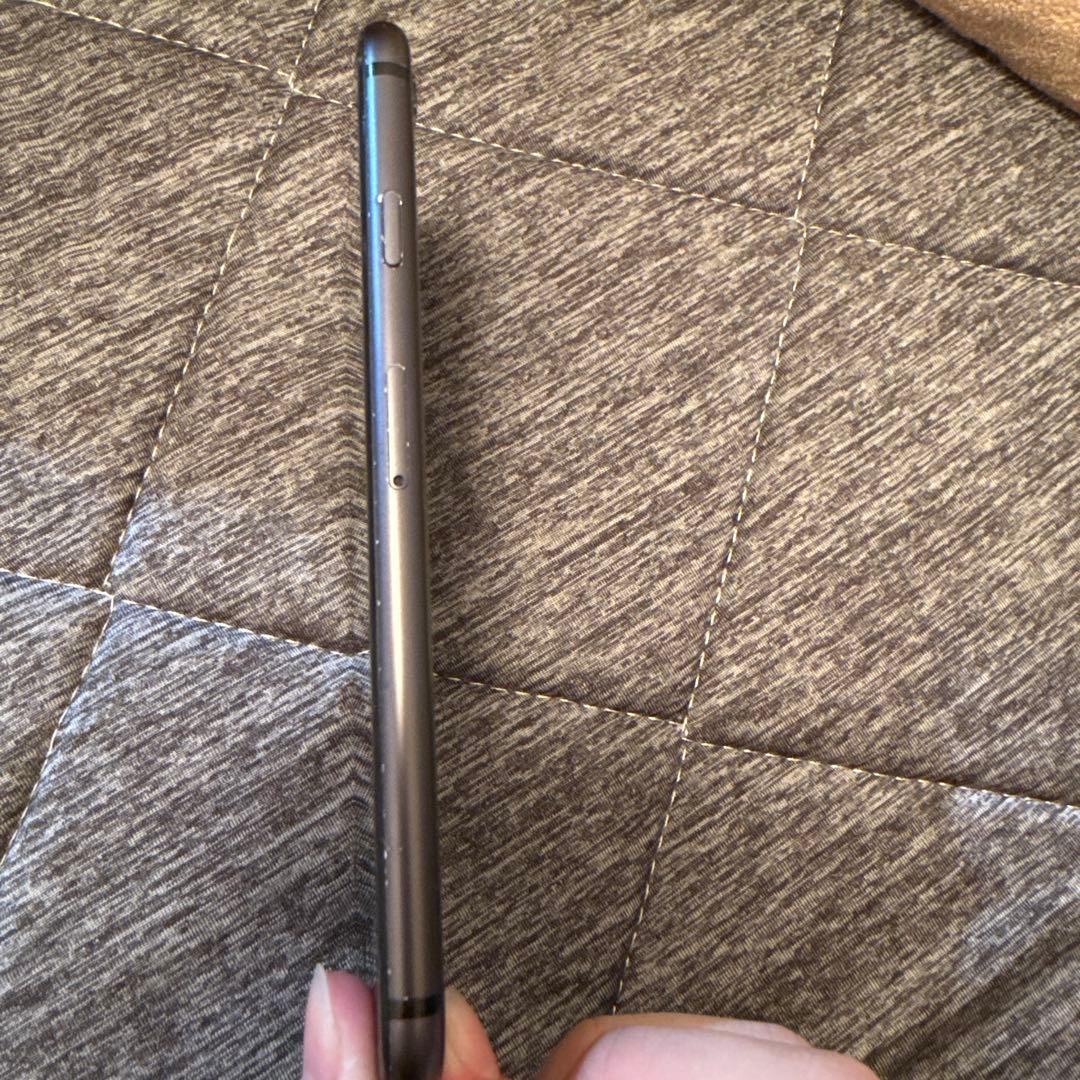 iPhone 8 ブラック