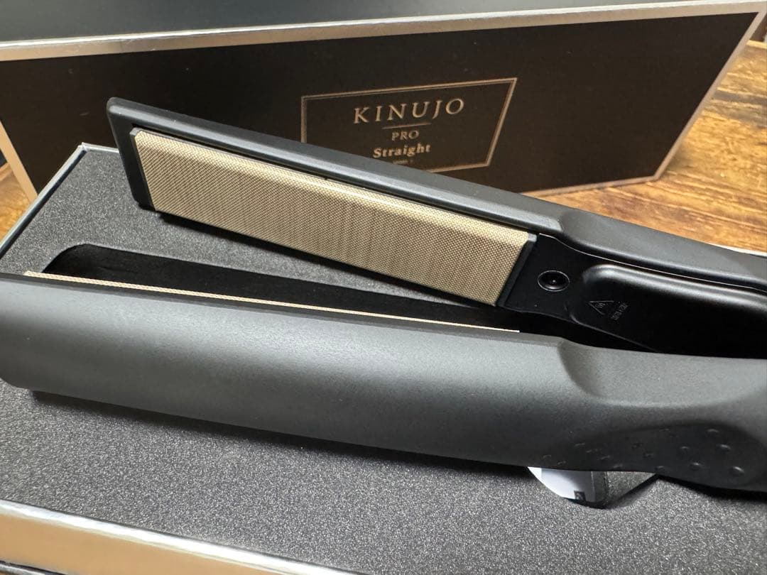 絹女 KINUJO PRO 【正規品】 ストレートアイロン KP001
