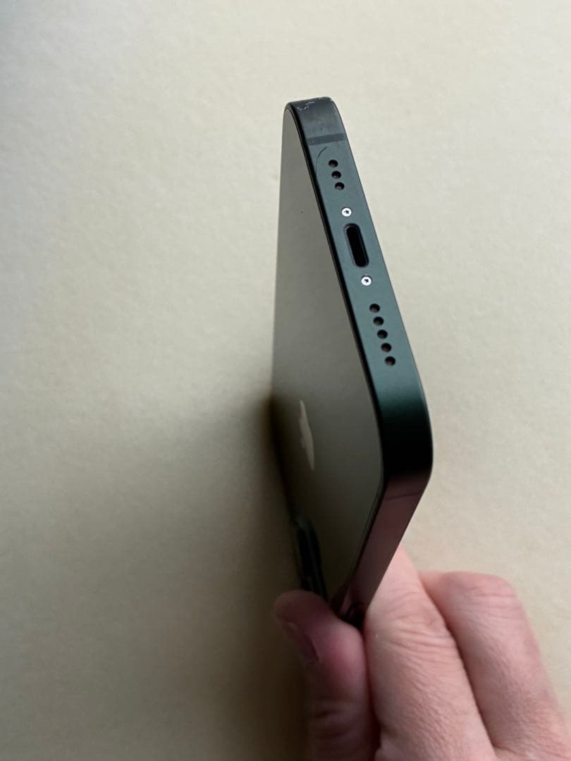 iPhone 13 ミッドナイトグリーン 本体　SIMフリー