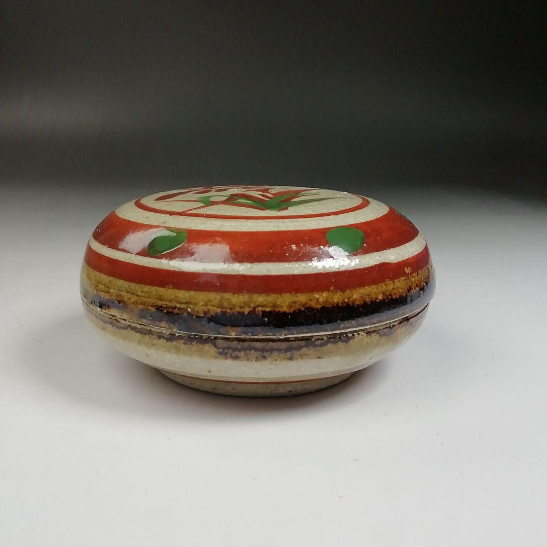 Ｗ９４　香合　『琉球　胡差焼』『赤絵』　共箱　茶道具