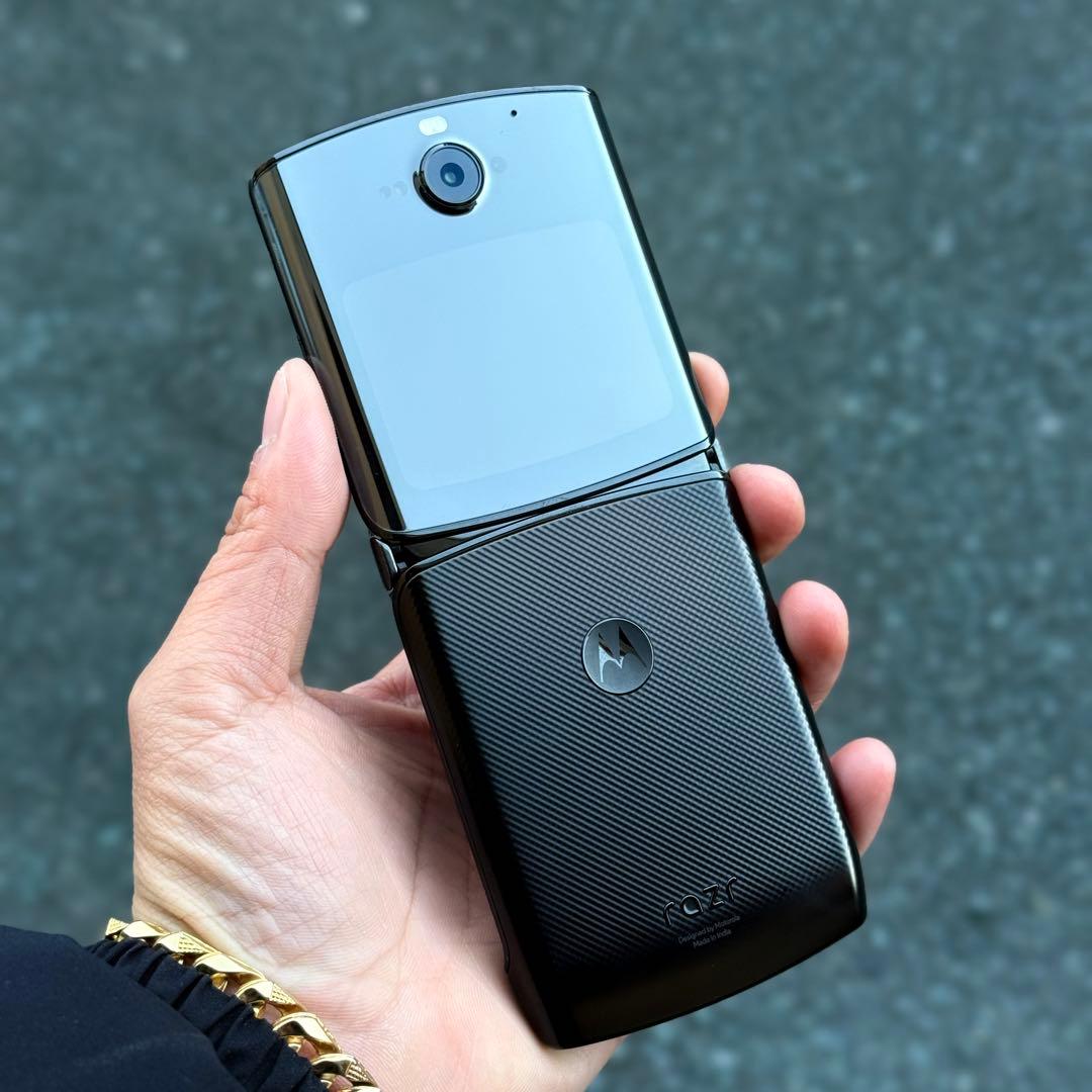 美品・Motorola Razr 2019 初代 折りたたみスマホ