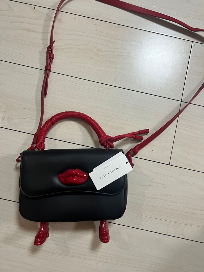 チャールズ&キース　カリオペトップハンドルバッグ　新品未使用タグ付き