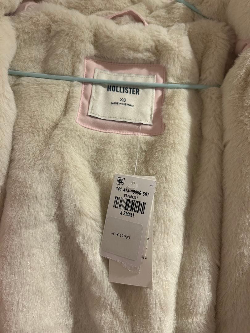 Hollister フェイクファーラインドパーカー 新品未使用