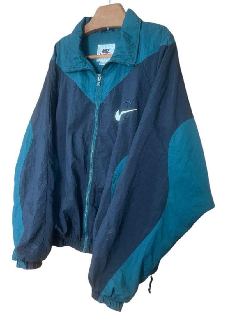 NIKE ナイキ 　ナイロンジャケット 90's古着　XL刺繍　銀タグ メンズ