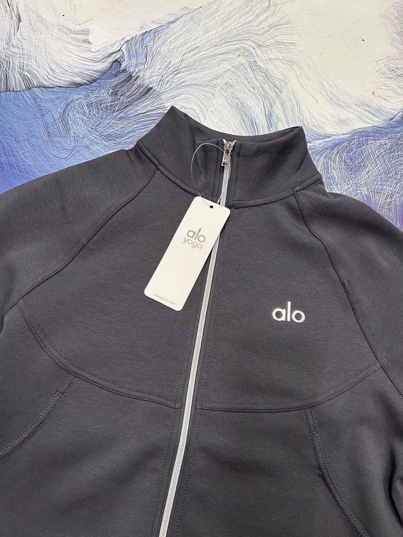 alo ダークグレー ジップアップ トレーナー