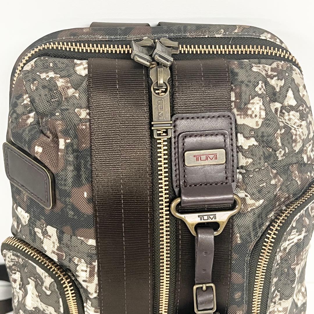 【未使用】TUMI ボディバッグ　ショルダー　迷彩柄　ワンショルダー