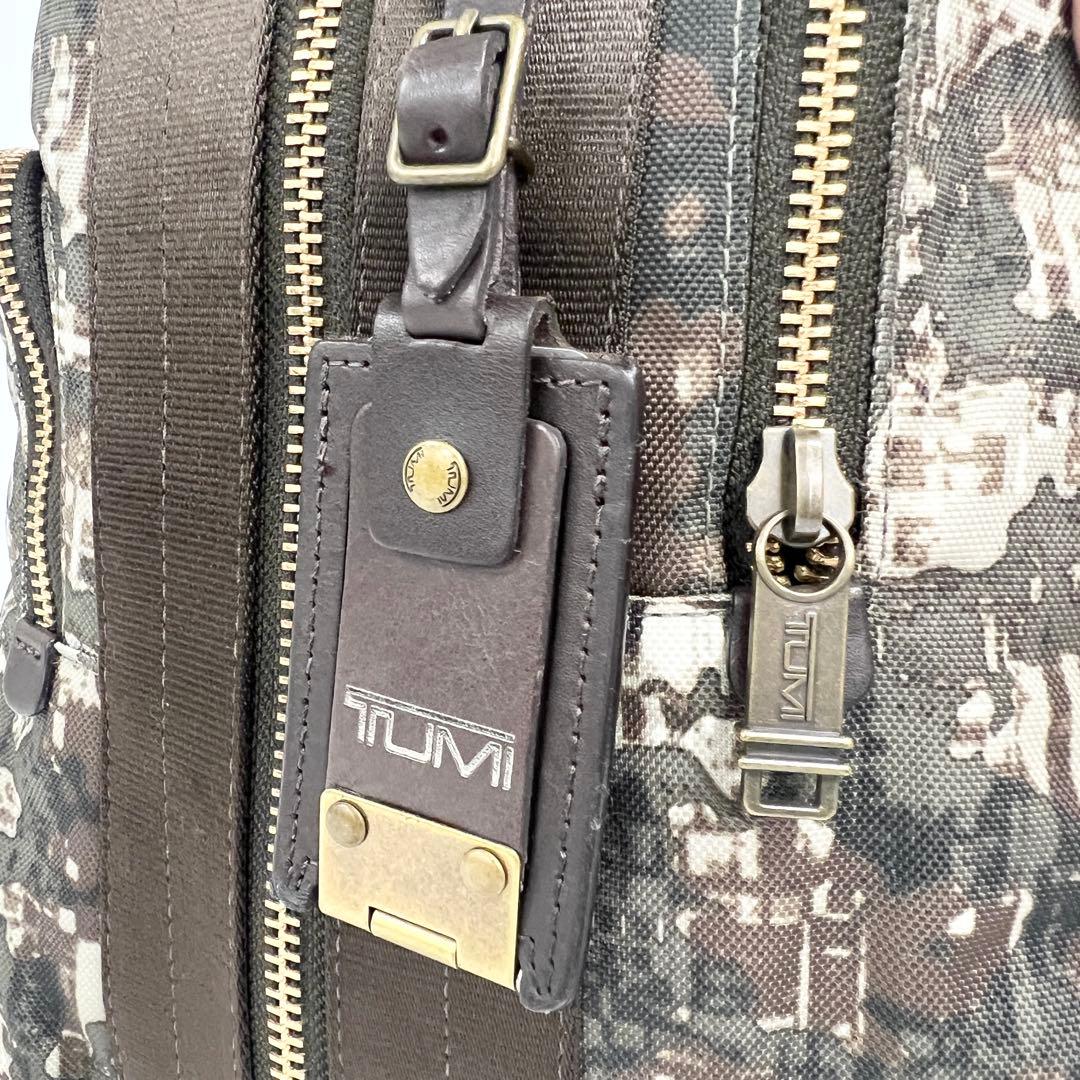 【未使用】TUMI ボディバッグ　ショルダー　迷彩柄　ワンショルダー