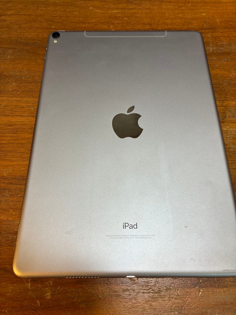 iPad Pro 10.5インチWiFi+Celluler 64GB 第一世代