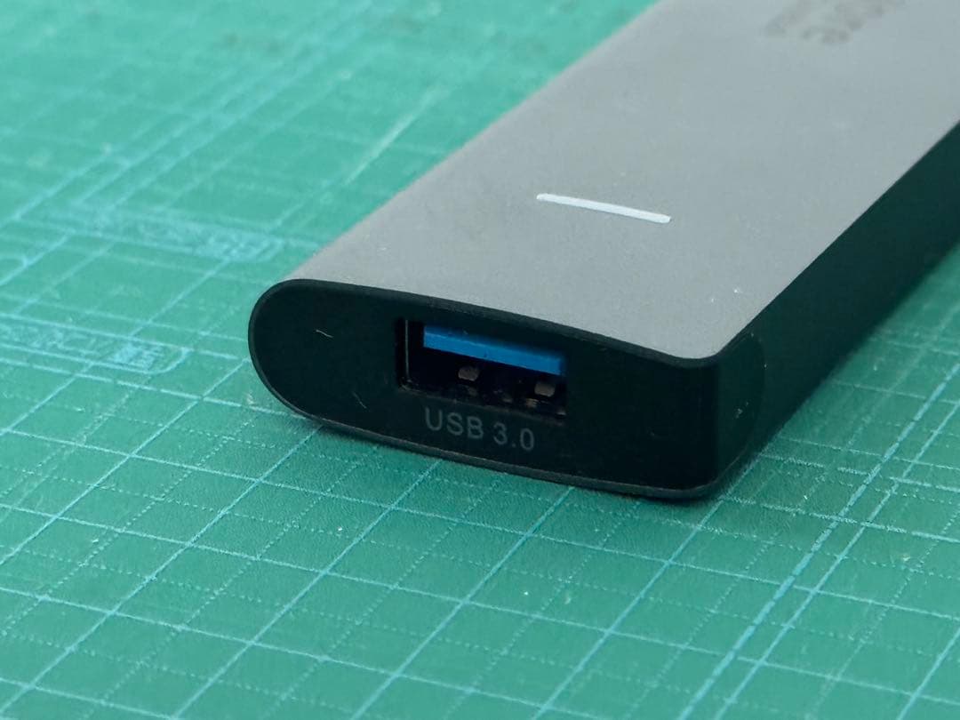 美品 MacBook Air 13.6インチ　M2 MLY33JA