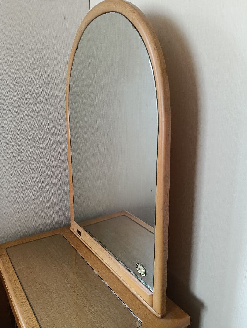 木製ドレッサー・鏡台（アーチ型ミラー）