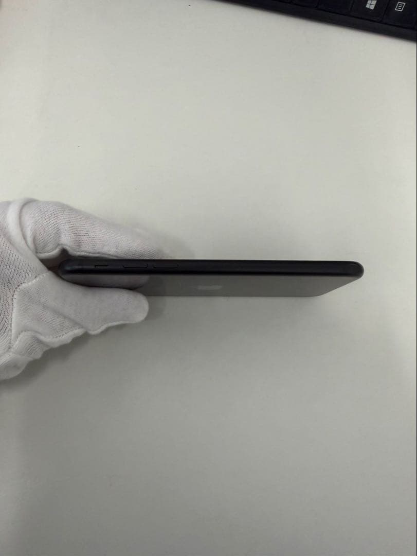 iPhone SE 第2世代 64GB SIMフリーバッテリー82% 動作良好