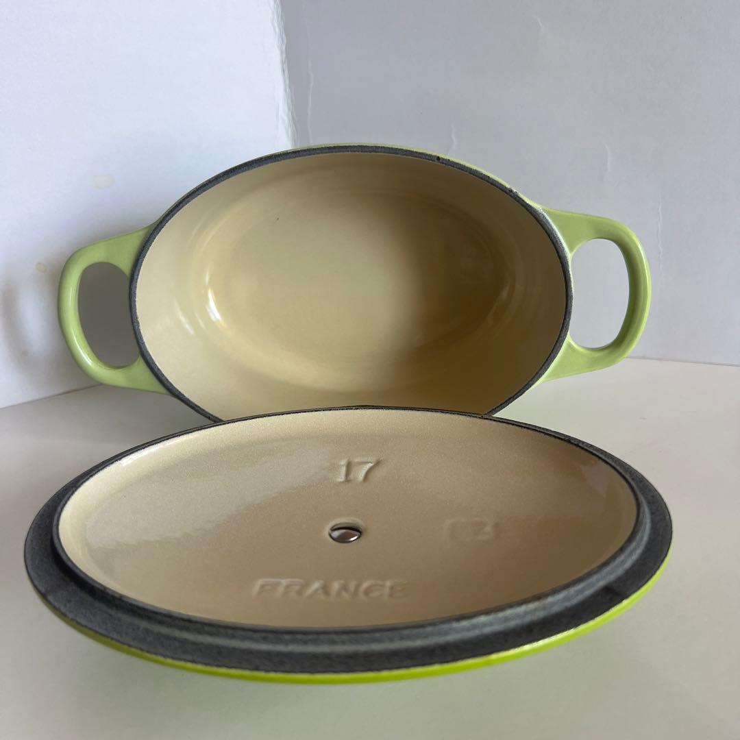 レア　ル.クルーゼ　ピスタチオ楕円17 オーバル