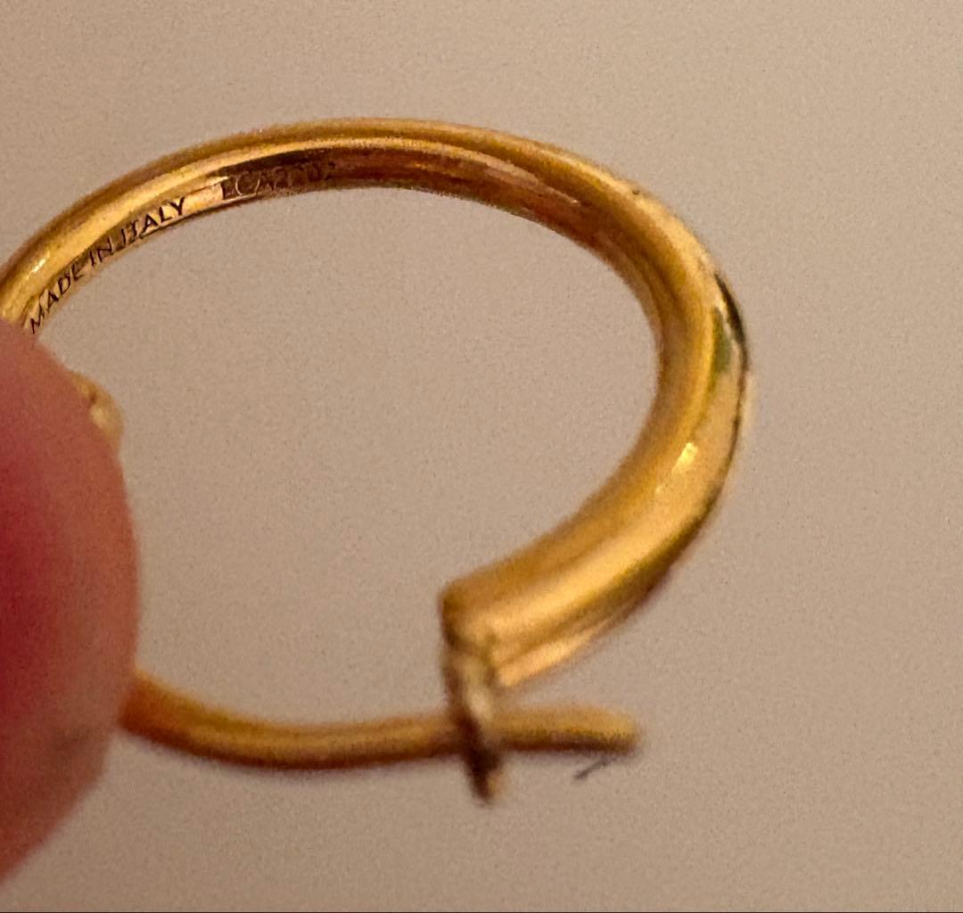 セリーヌノットスモールピアス