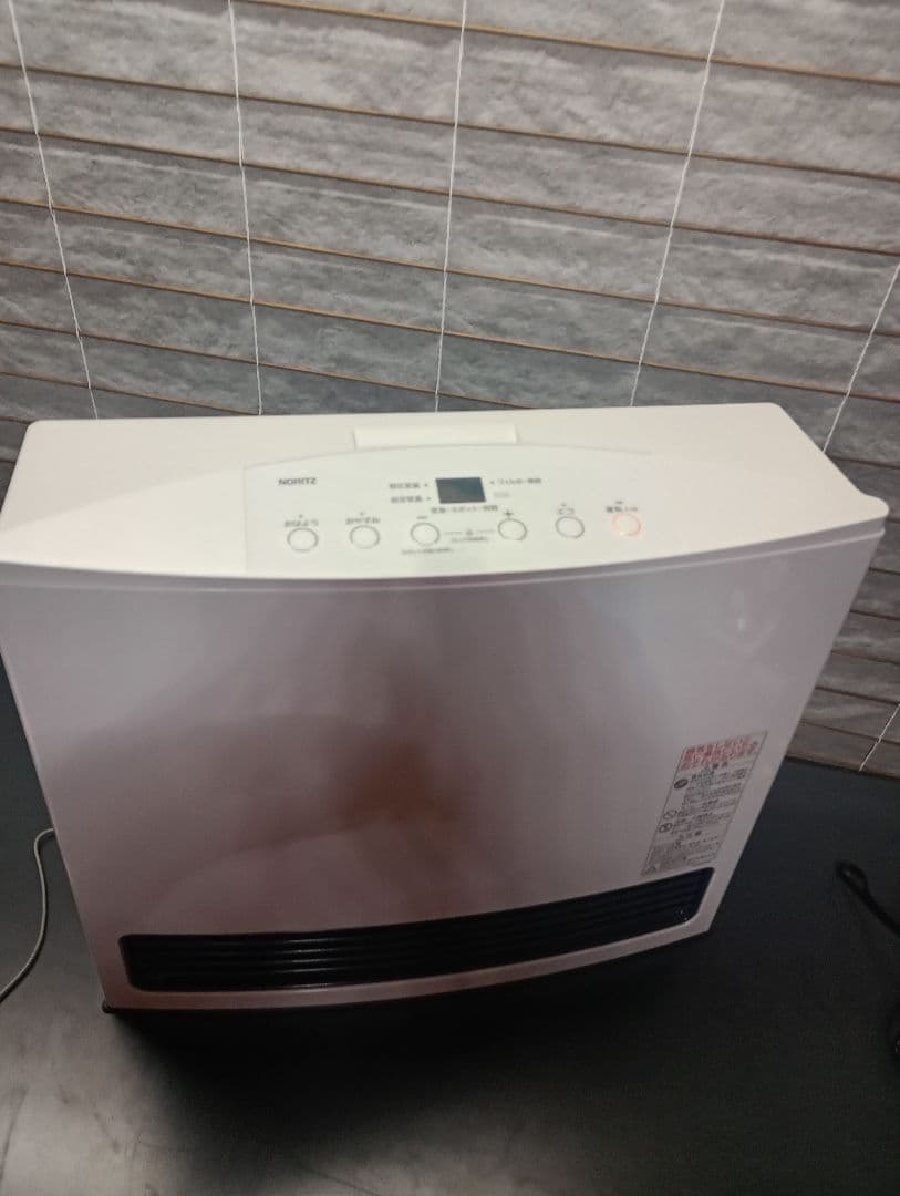 NORITZ ガスファンヒーター　GFH-4004S-W5　１７年　ＬＰガス用