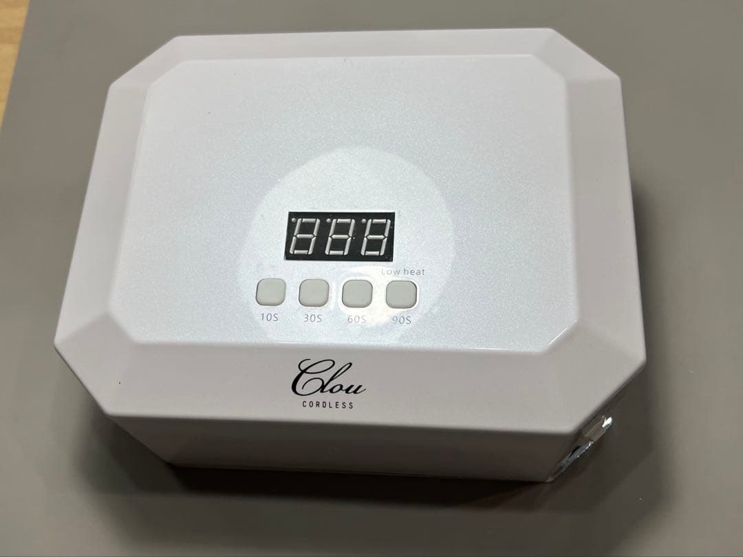 クロウ　clou ジェルネイル LED&UV ライト コードレス ネイルライト