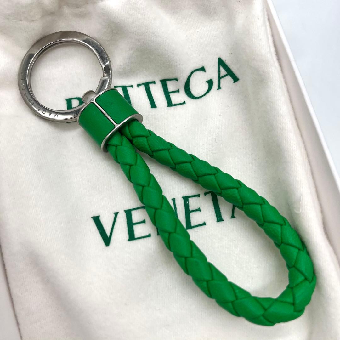 【現行品】BOTTEGA VENETA イントレチャート キーリング パラキート