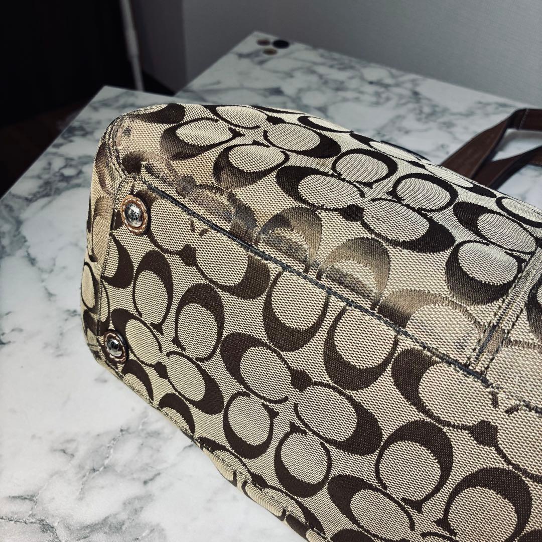 バッグ Coach large brown Soho Y2K signature