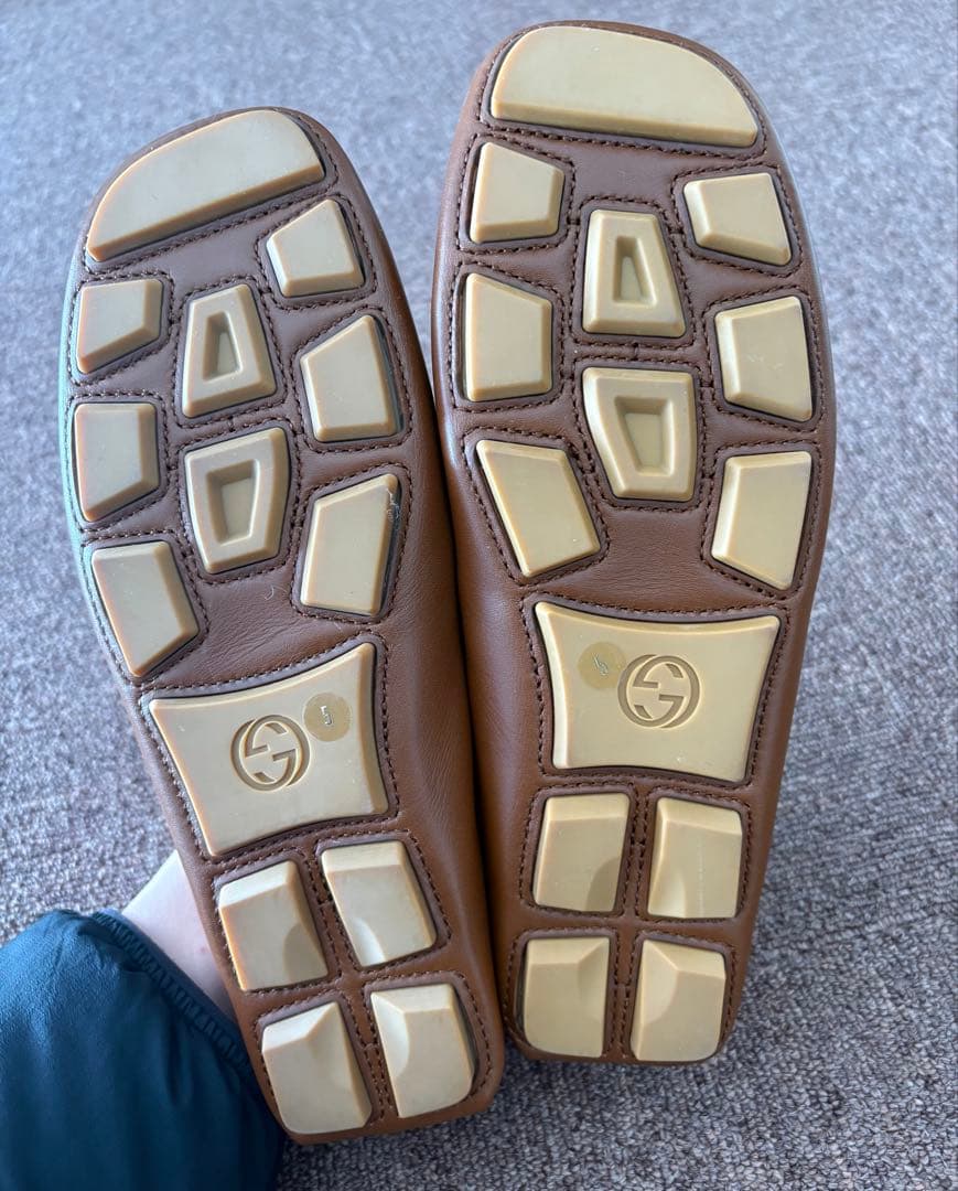 GUCCI ブラウン レザー ローファー フリンジ付き