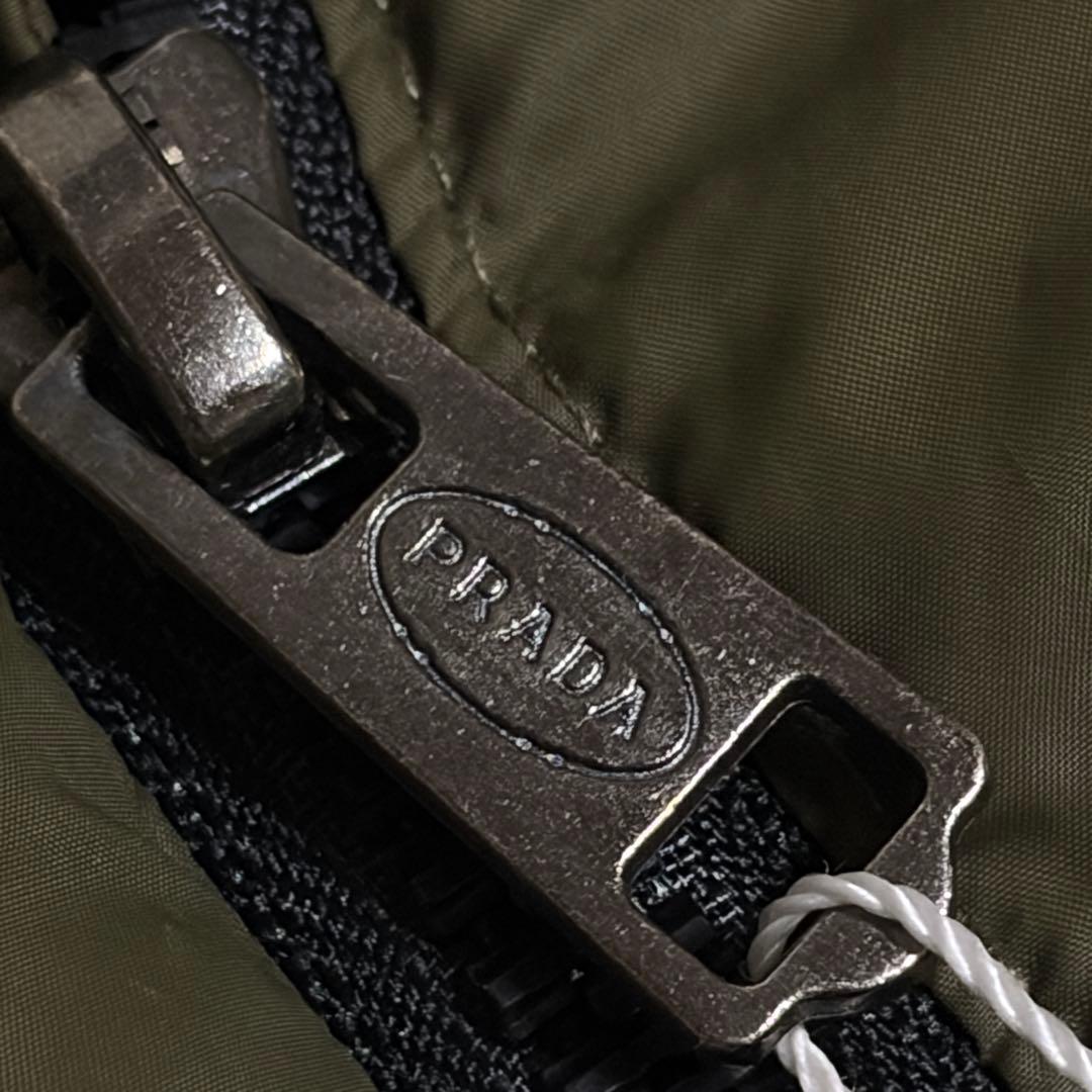 PRADA ナイロン ダウンジャケット