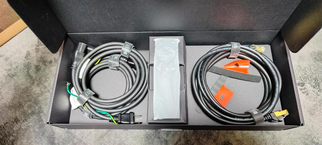 KEF LS50 Wireless II (チタニウム・グレイ)