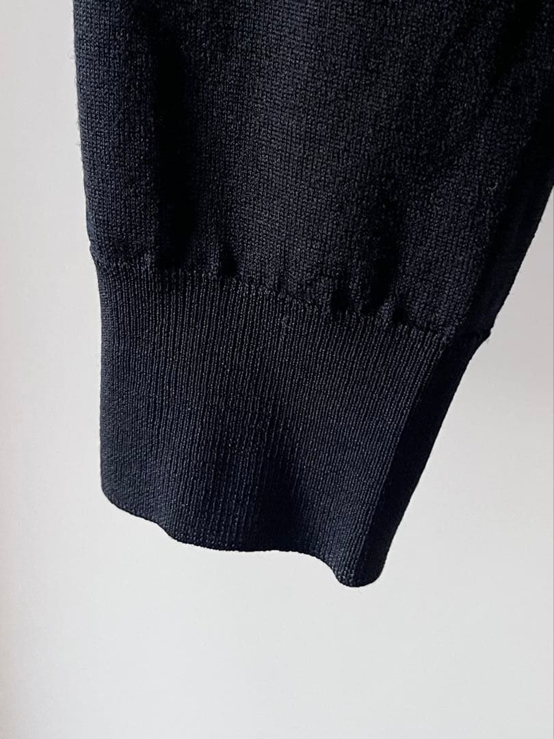 【極美品】JOHN SMEDLEY Vネック ニット ブラック M