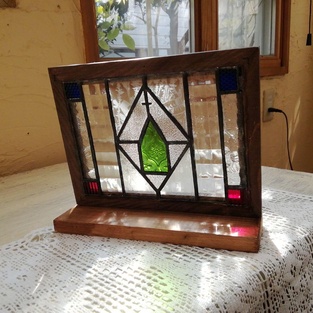 販売済みステンドグラス　サンプル画像　小さな教会　ダイヤS7