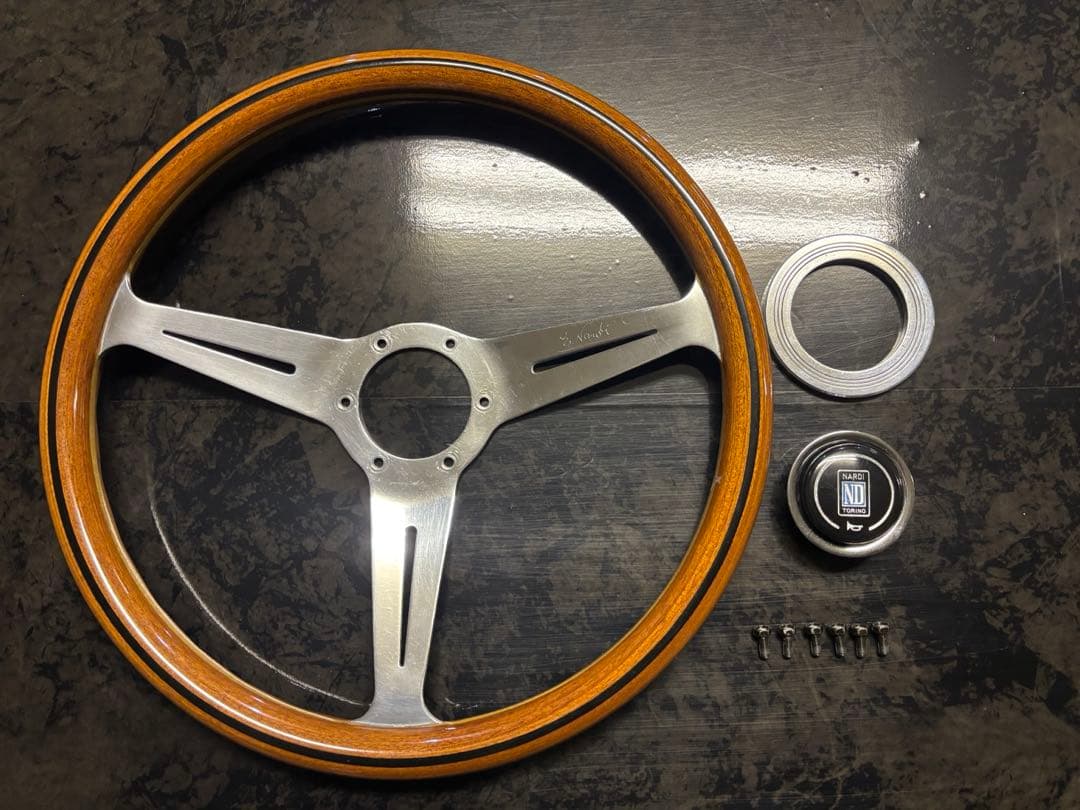 ナルディ NARDI ステアリング クラシック ウッド ホーンボタン付