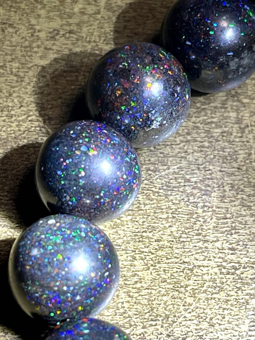 【新入荷】超高品質　ブラックマトリックスオパールブレス8.5㎜（新品未使用）虹色